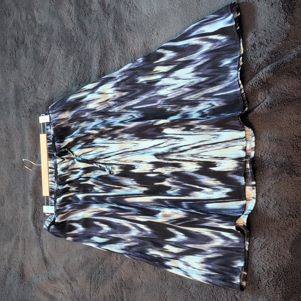Fourteenth Place| Stylish Blue Tie Dye Like Patterned Skirt - Picture 6 of 11